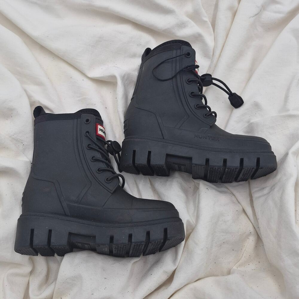 NEW Hunter Stamp Waterproof Lace-Up Rain Boots black KIDS size 9